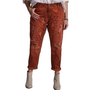 Anthropologie Pilcro Wanderer Distressed Funky Boho Print Boyfriend Jeans Sz 26